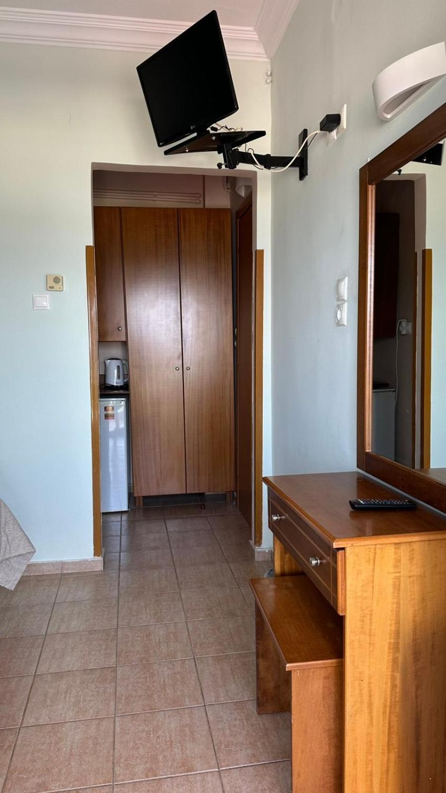 Anemos Hotell Agia Trias Exteriör bild