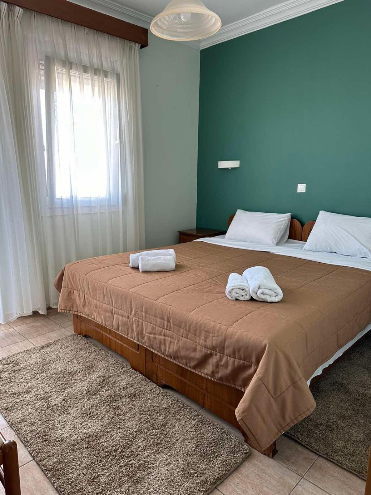 Anemos Hotell Agia Trias Exteriör bild