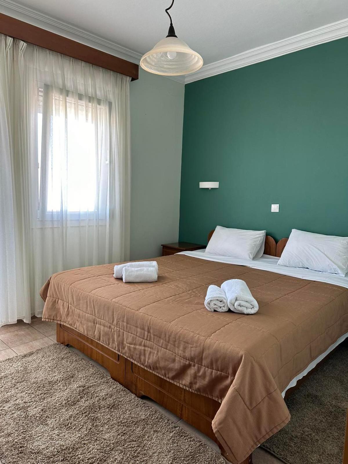 Anemos Hotell Agia Trias Exteriör bild