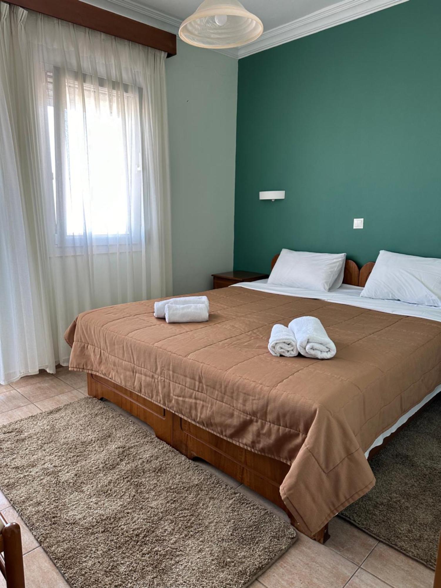 Anemos Hotell Agia Trias Exteriör bild