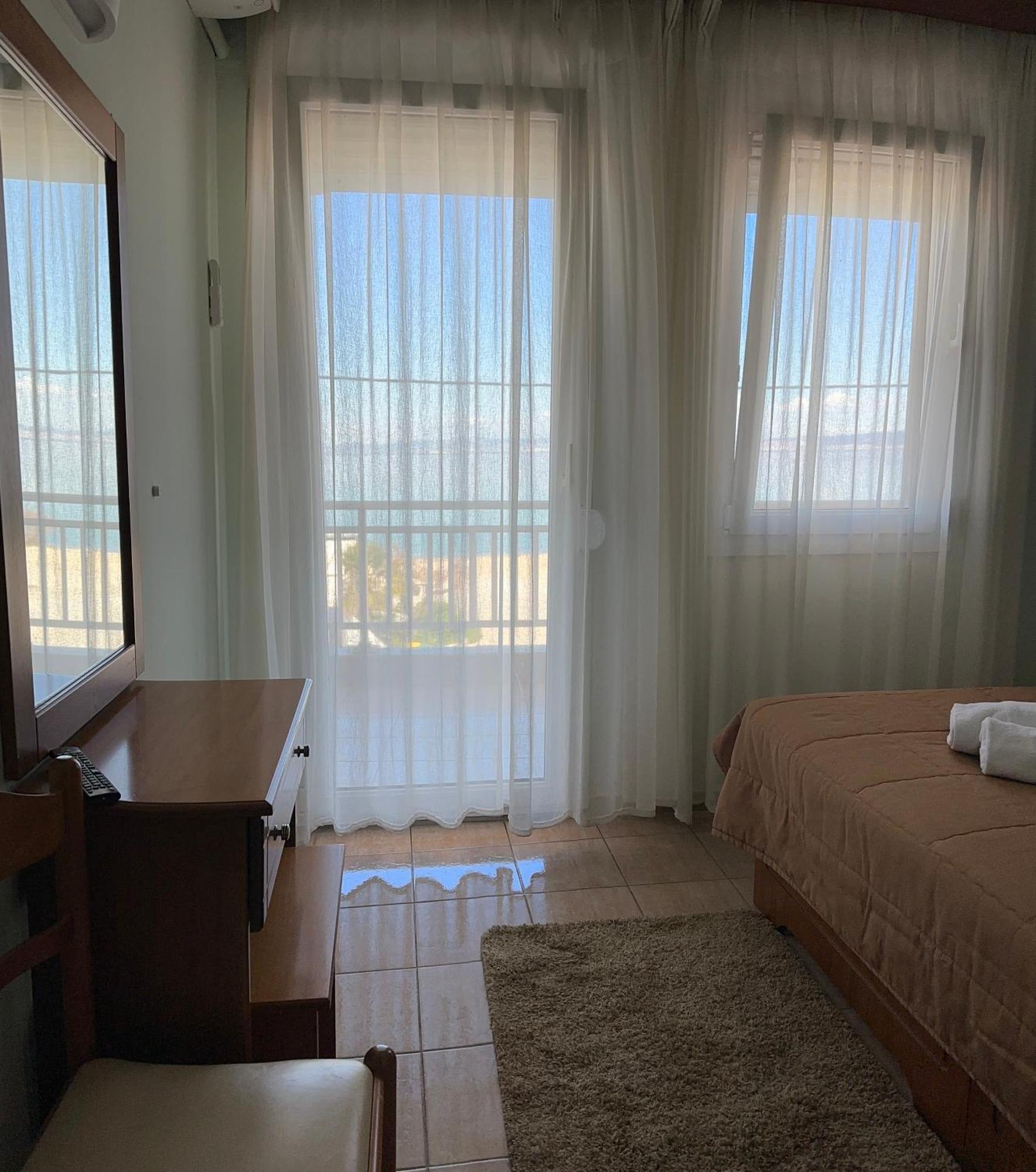 Anemos Hotell Agia Trias Exteriör bild