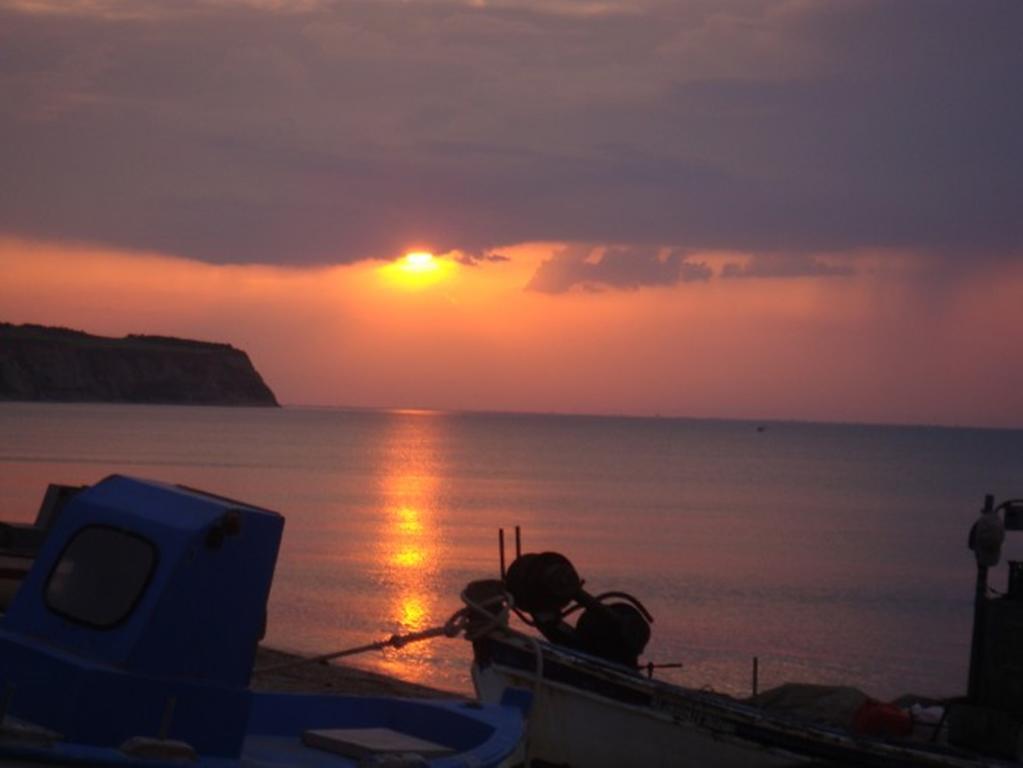 Anemos Hotell Agia Trias Exteriör bild