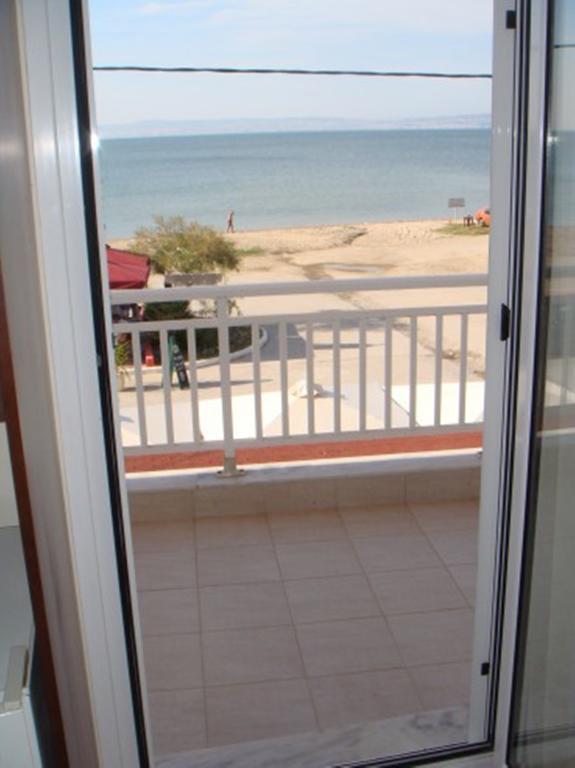 Anemos Hotell Agia Trias Rum bild